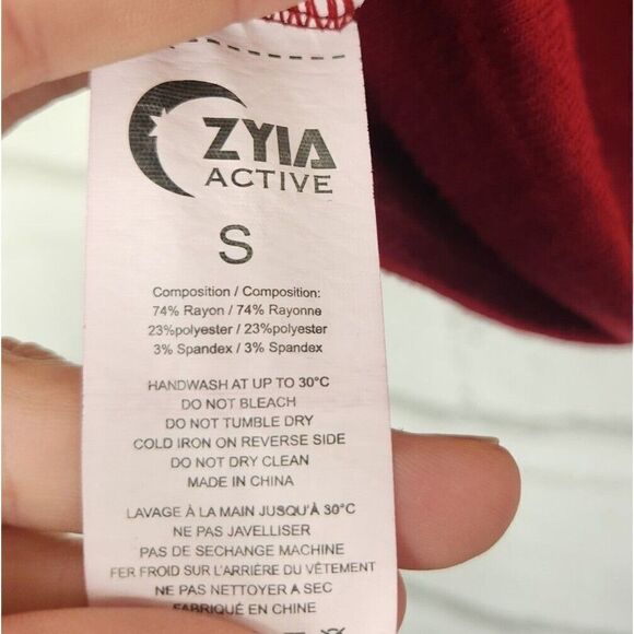 Zyia Active Women's Knit Red Soft Strappy-Back Tank Top Size Small Athleisure - Picture 9 of 9